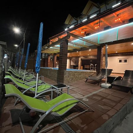 Gasthaus Casa Kugler อานีนา ภายนอก รูปภาพ