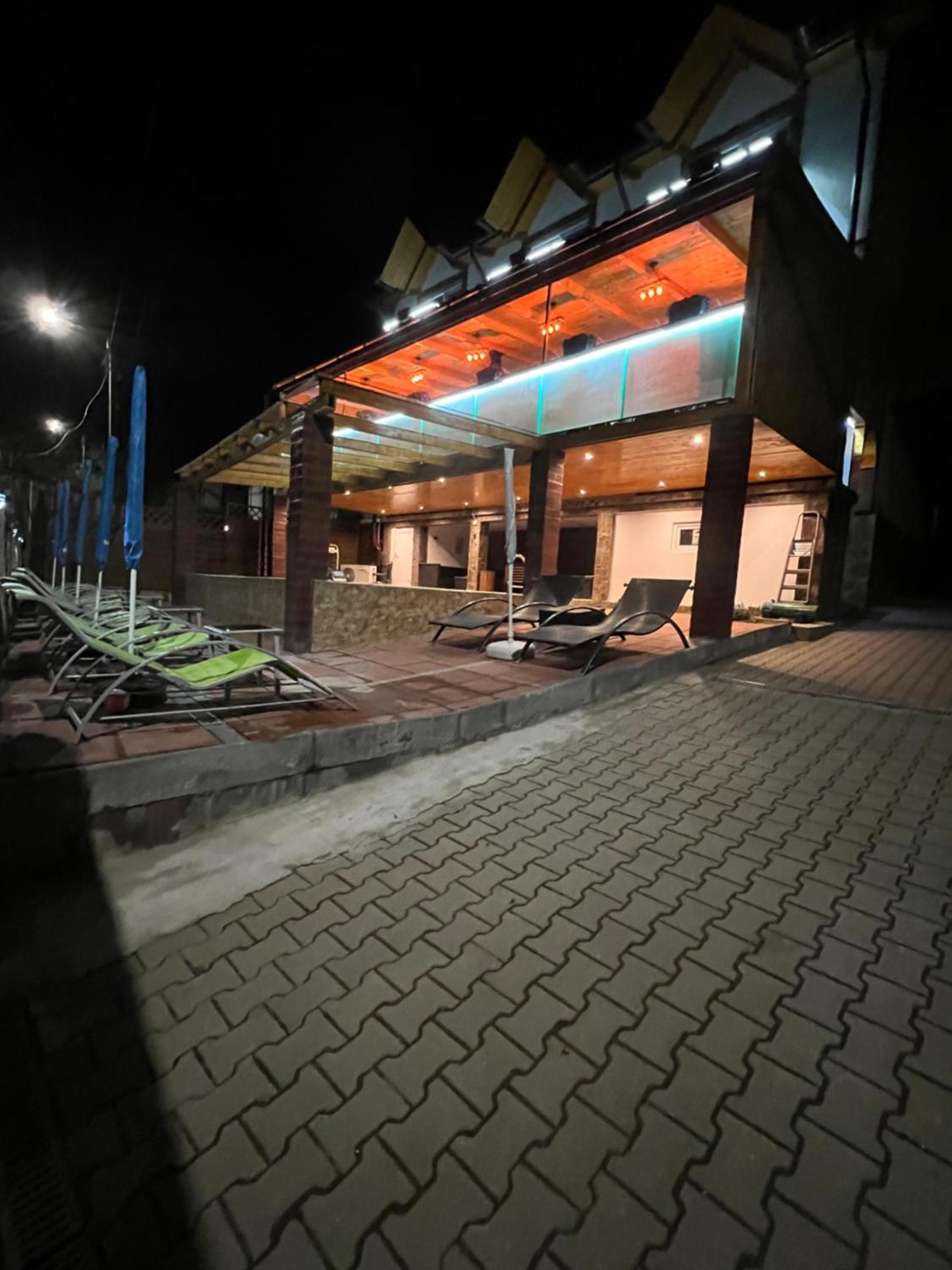 Gasthaus Casa Kugler อานีนา ภายนอก รูปภาพ