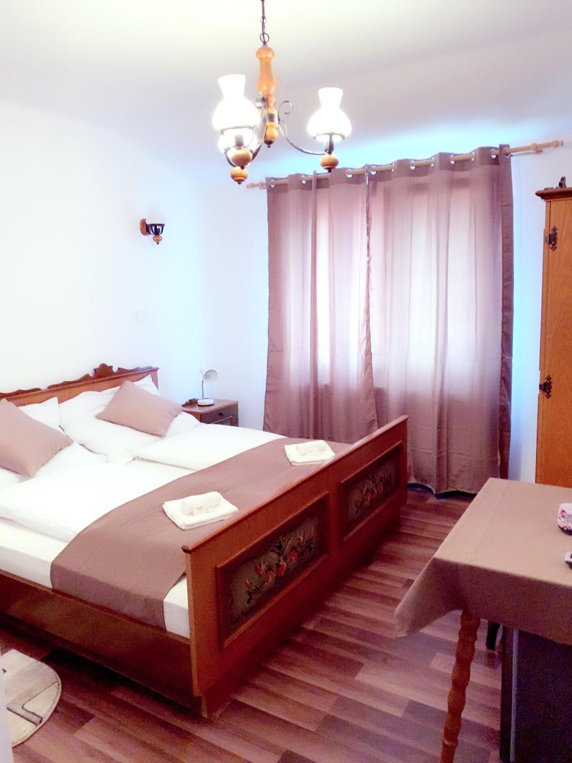 Gasthaus Casa Kugler อานีนา ภายนอก รูปภาพ