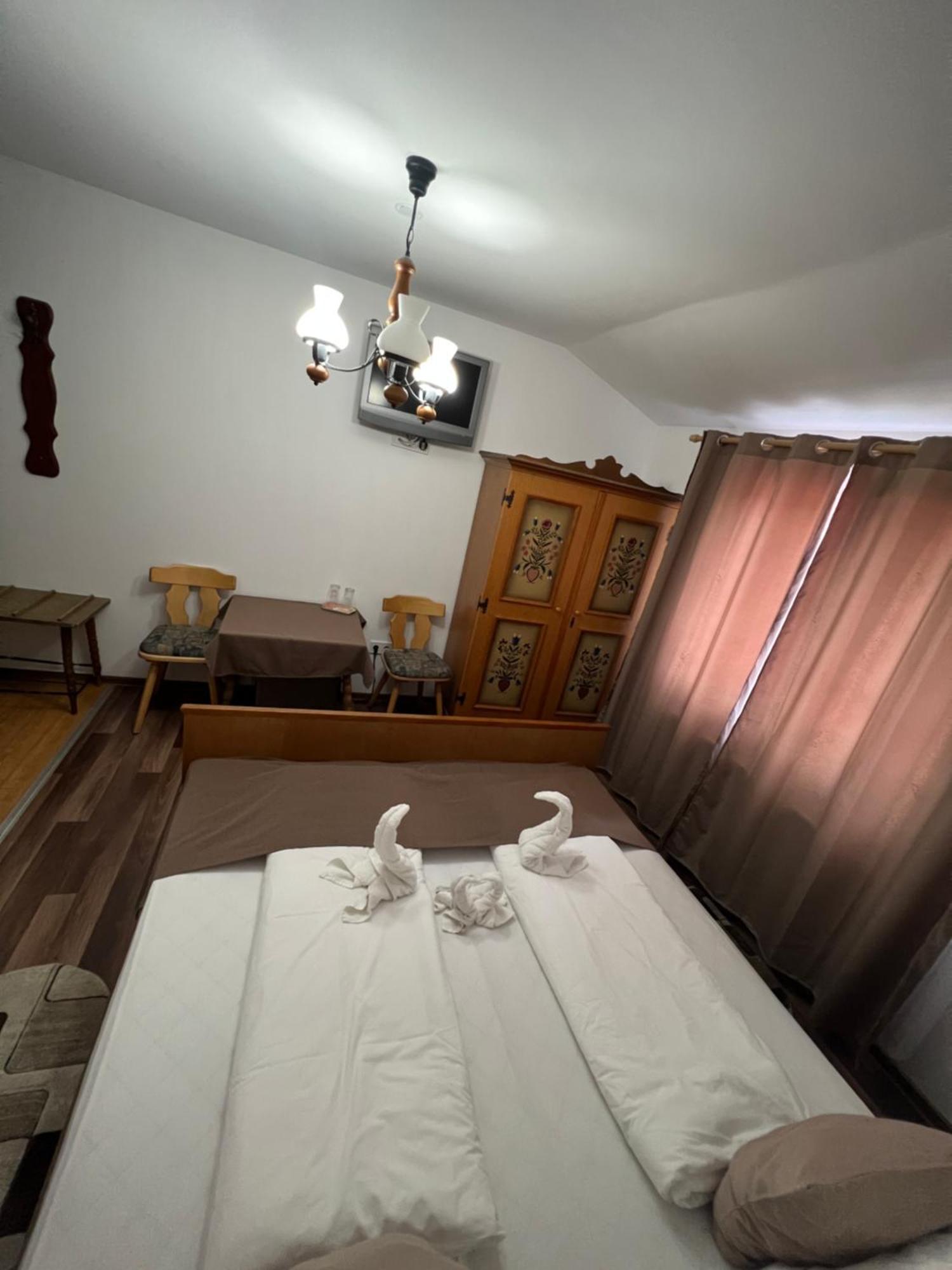 Gasthaus Casa Kugler อานีนา ภายนอก รูปภาพ