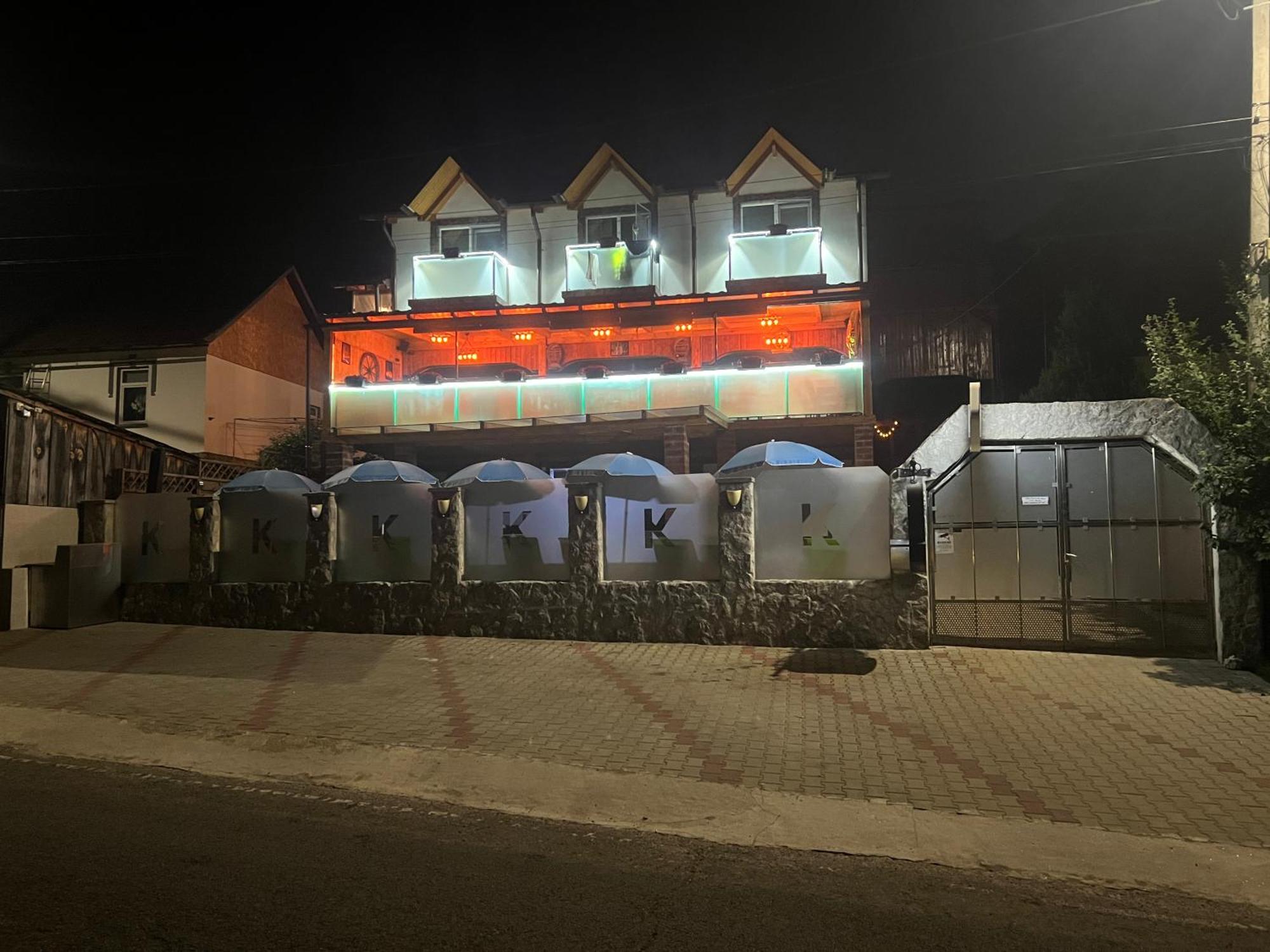 Gasthaus Casa Kugler อานีนา ภายนอก รูปภาพ